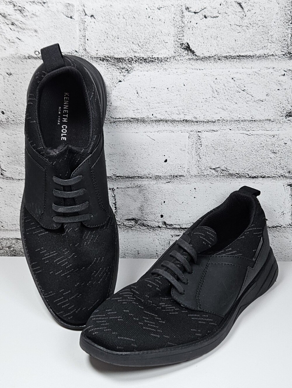 Kenneth Cole Knight Flex Sport Jogger Men's Size 10 Black Knit Sneakers